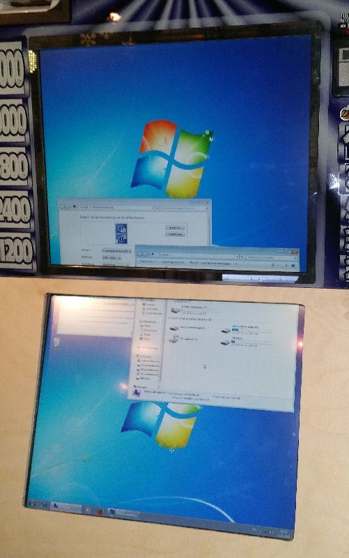 14-doppelscreen.jpg